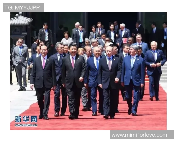 外交新局面足球场上两国领导人携手共赏赛事共谋合作发展